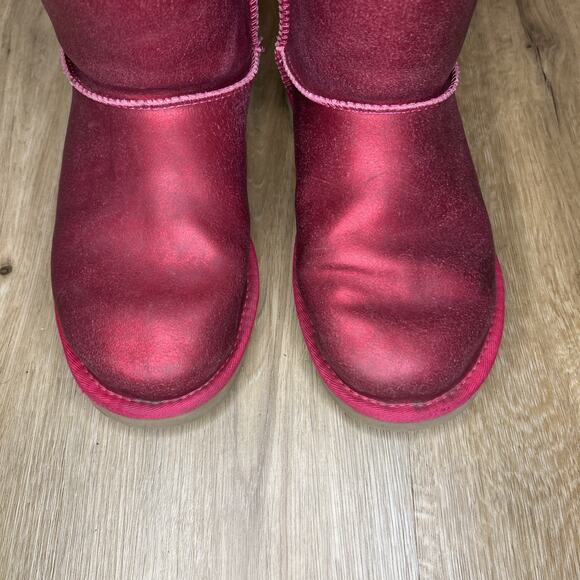 UGG Womens 7 Boots Bailey Bow Short Mini Red Metallic Shearling GLISTEN RADISH - Picture 3 of 7